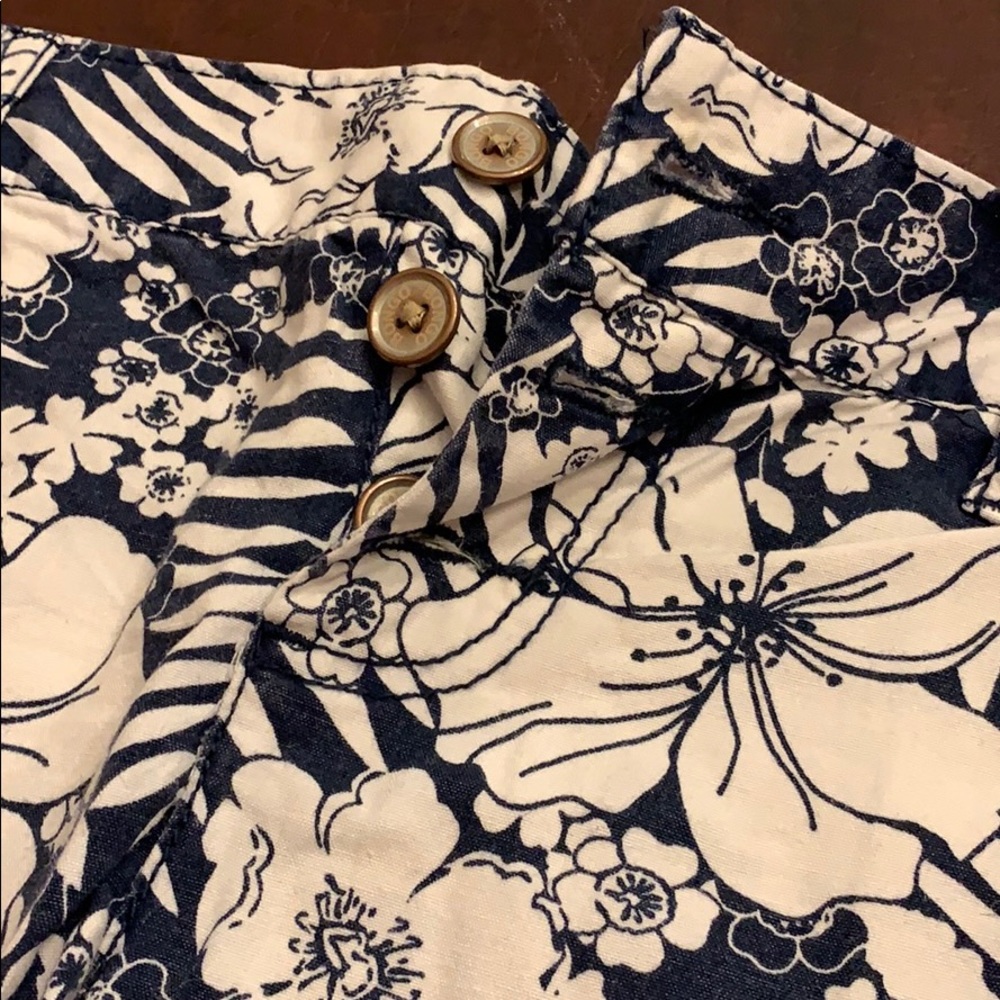 Blue and white Shorts - Picture 2 of 6